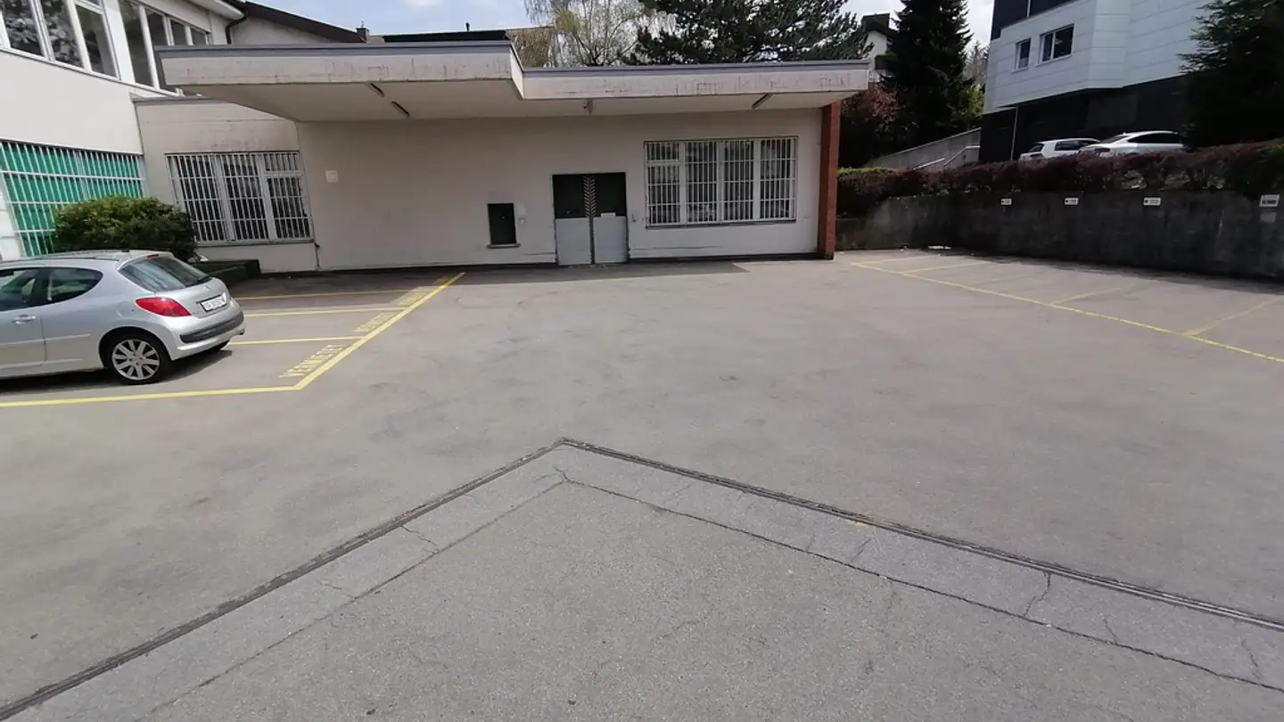 Place de parking extérieure à louer - Poststrasse 6, 9200 Gossau SG - Photo 2