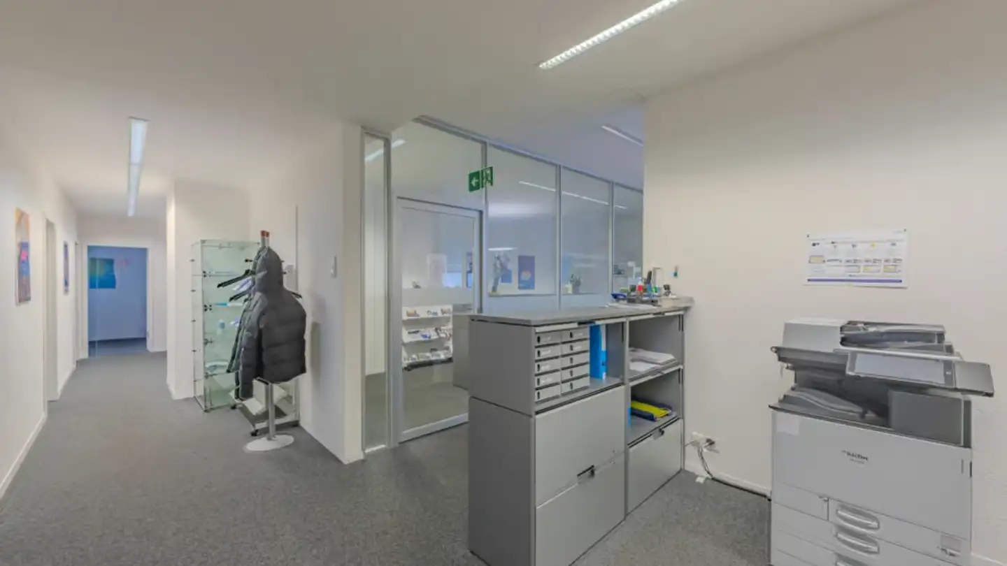 Gewerbe mieten - Rue De Nidau / Nidaugasse 11, 2502 Biel/Bienne - Foto 3