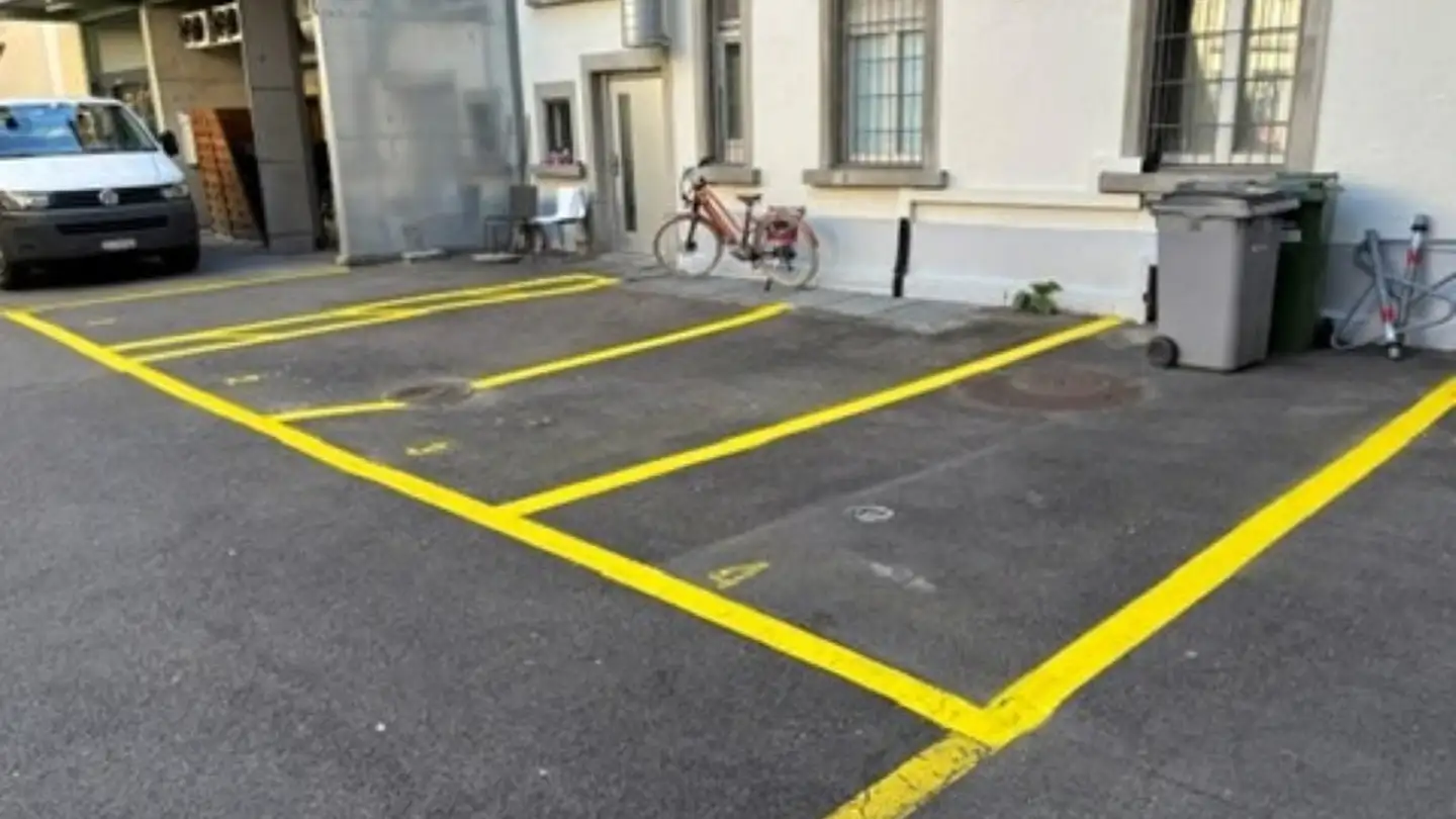 Place de parking extérieure à louer - Schaffhauserstrasse 351, 8050 Zürich - Photo 3