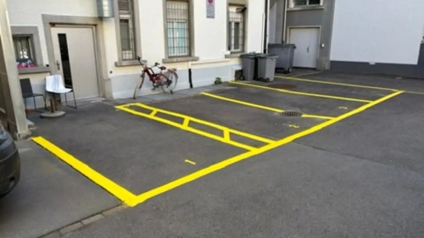 Place de parking extérieure à louer - Schaffhauserstrasse 351, 8050 Zürich - Photo 4