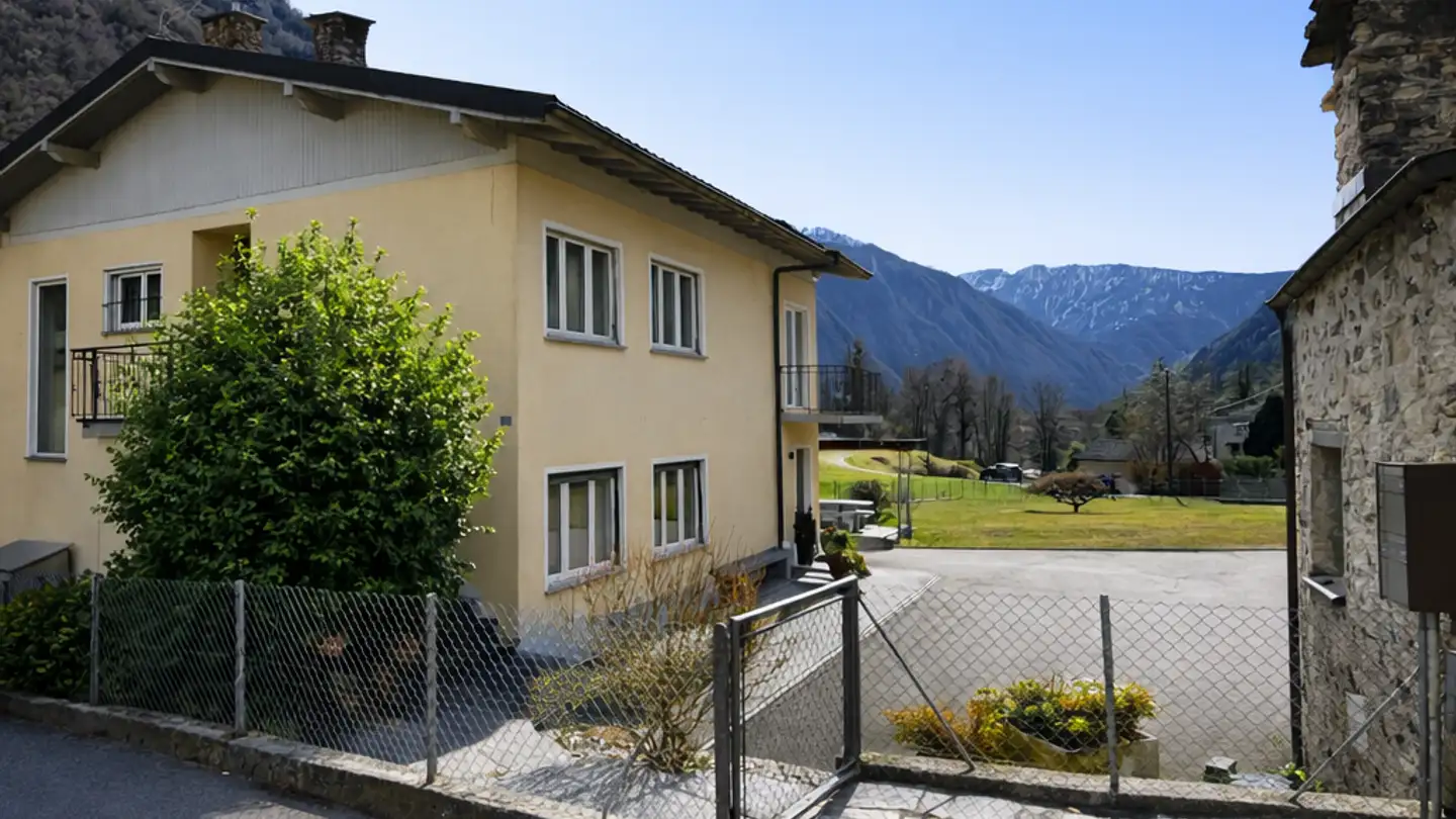 Semi-detached house for sale - Via Norantola 24, 6557 Cama