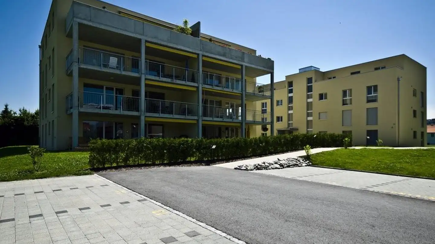 Place de parking extérieure à louer - Neufeldstrasse 6, 9450 Altstätten SG