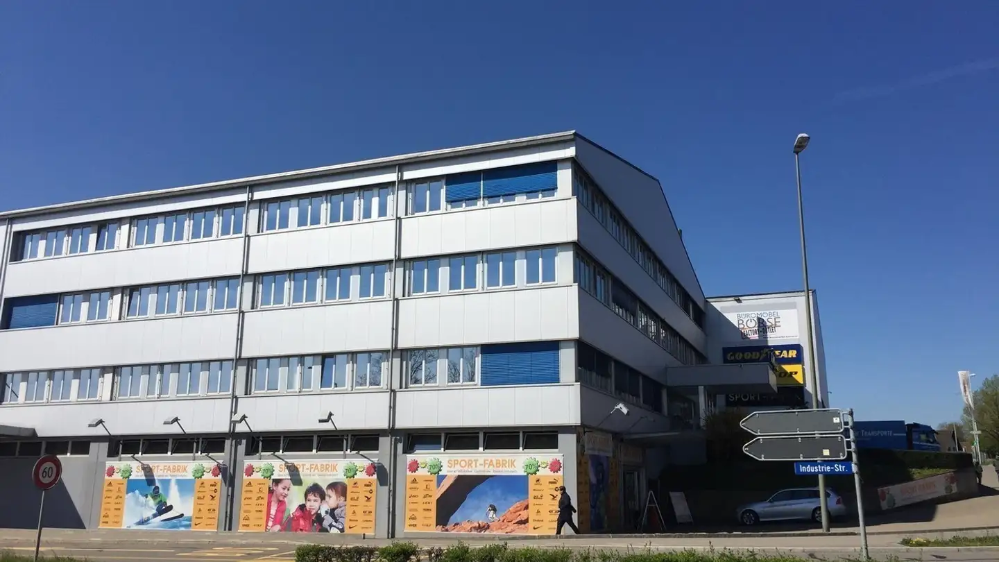 Office space for rent - Industriestrasse, 8604 Volketswil