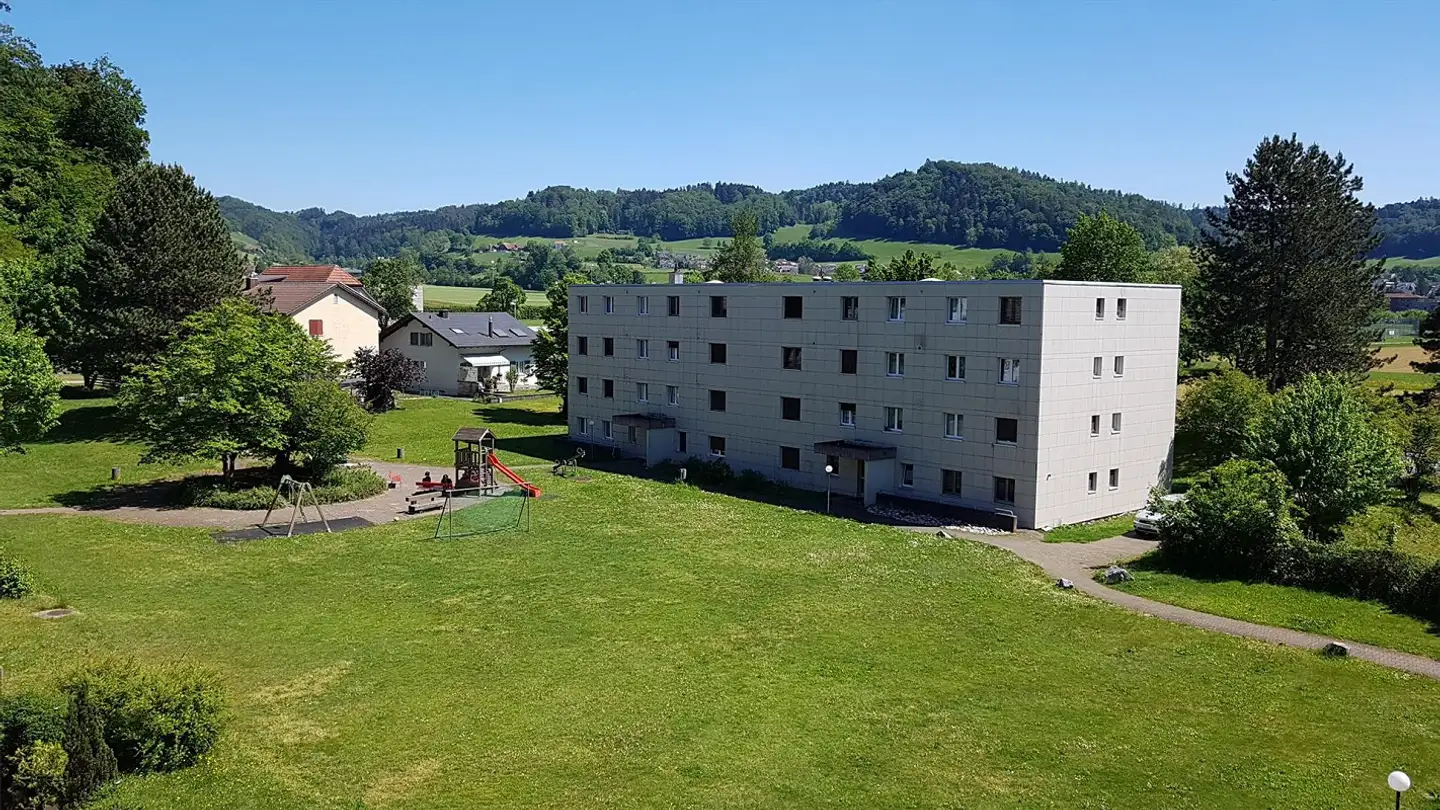 Place de parking intérieure pour moto à louer - Renzligenstrasse 3, 6260 Reiden