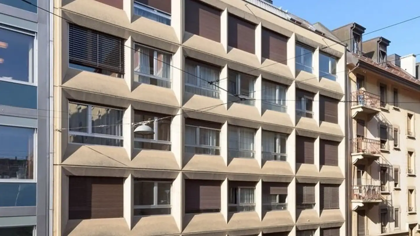 Place de parking souterraine à louer - Rue Du Lac 10, 1207 Genève