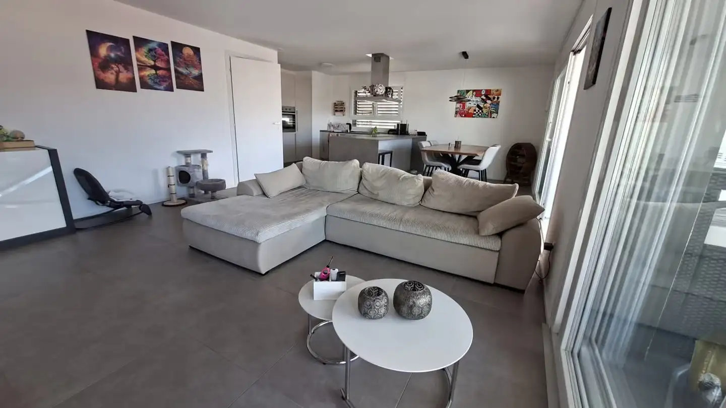 Apartment for rent - Viale Stazione 24, 6512 Giubiasco - Photo 2