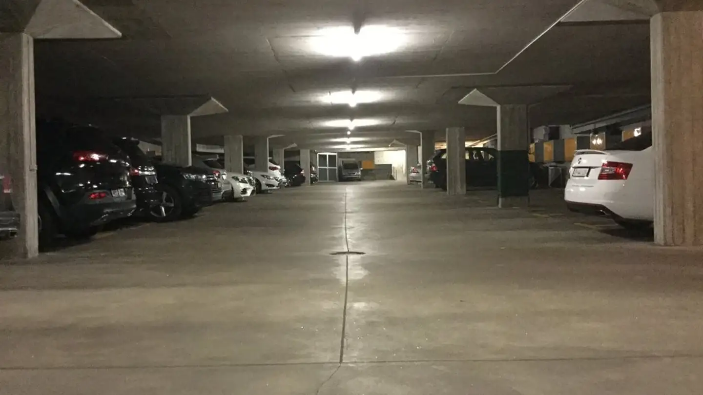 Tiefgaragenstellplatz mieten - Badenerstrasse 109, 8952 Schlieren