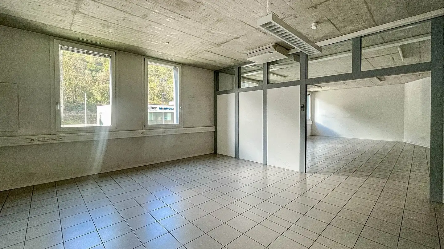 Office space for rent - Via Cantonale, 6805 Mezzovico