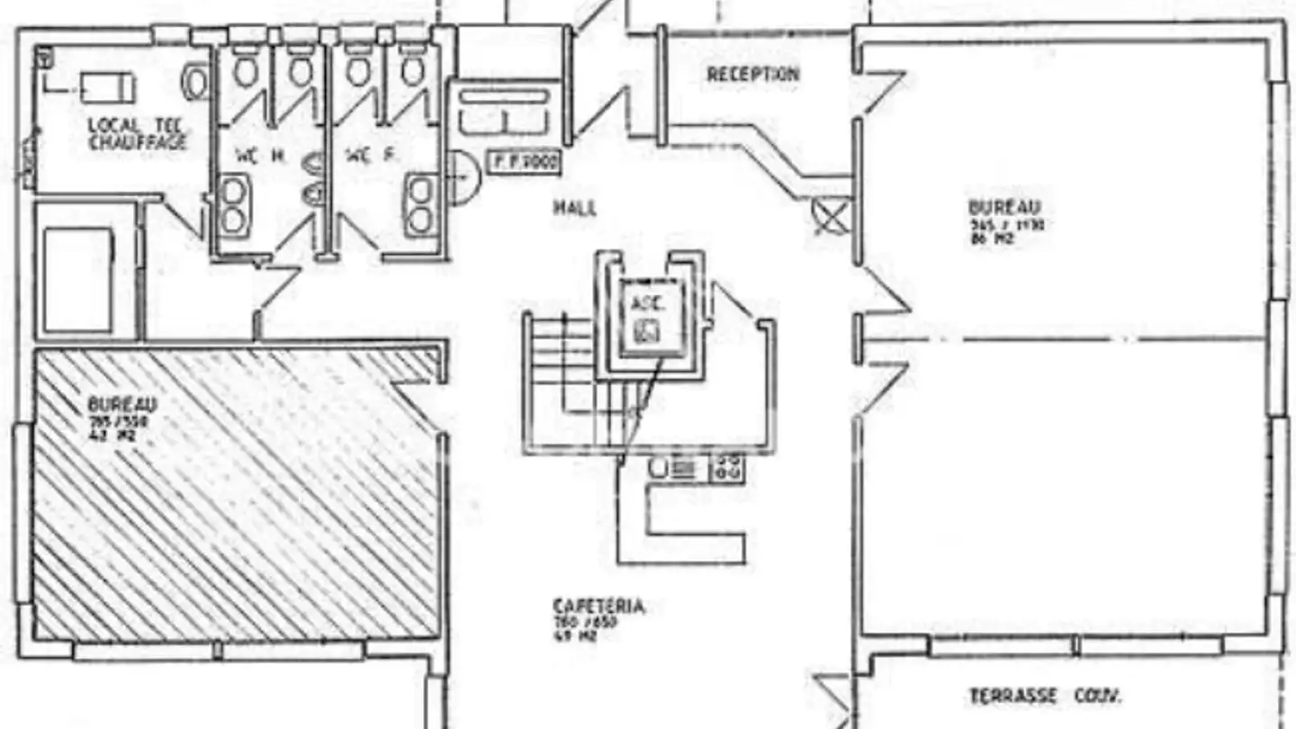 Commercial for rent - 2855 Glovelier