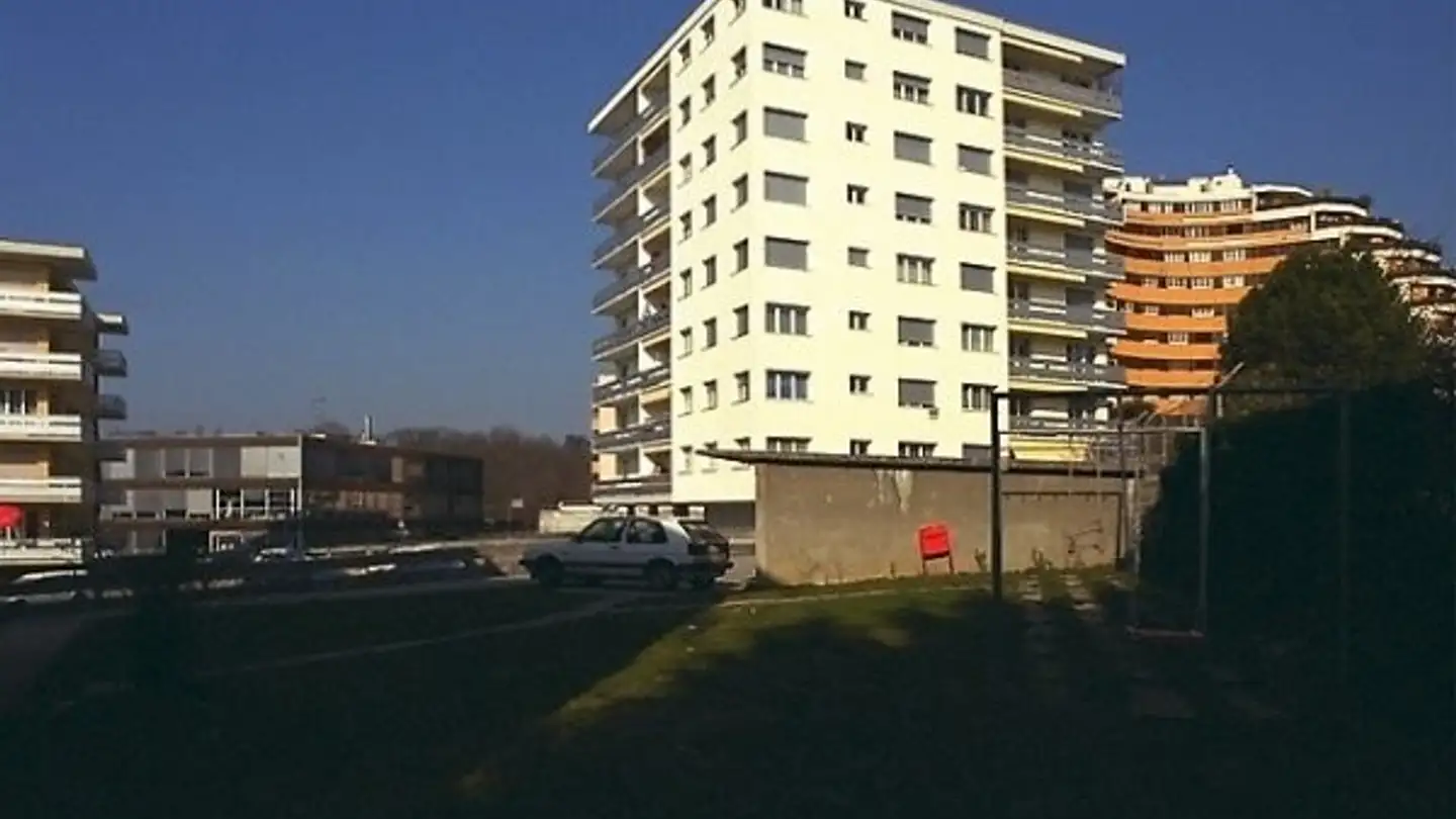 Place de parking extérieure à louer - Avenue Du Delay 4, 1110 Morges