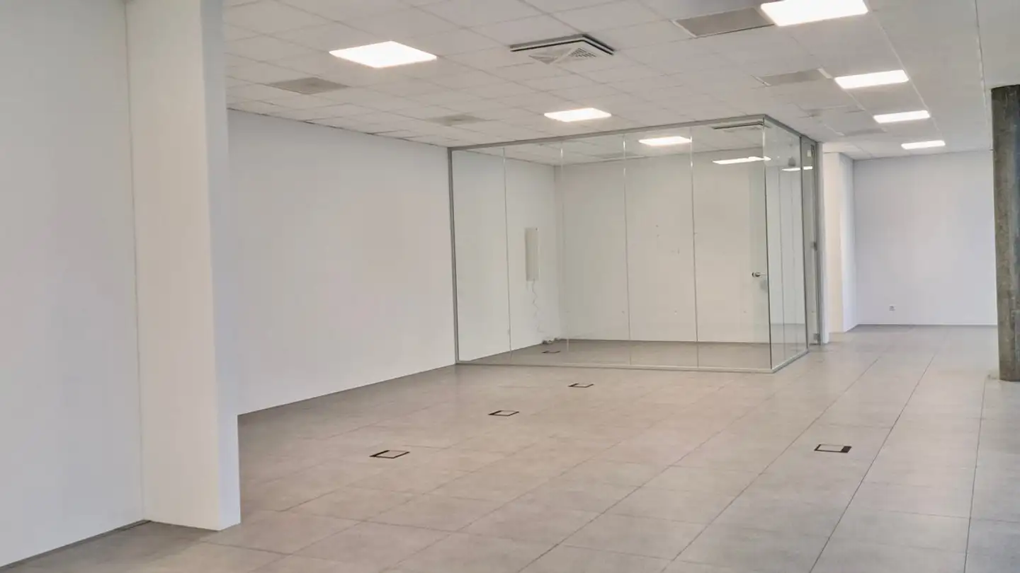 Office space for rent - 6807 Taverne - Photo 3