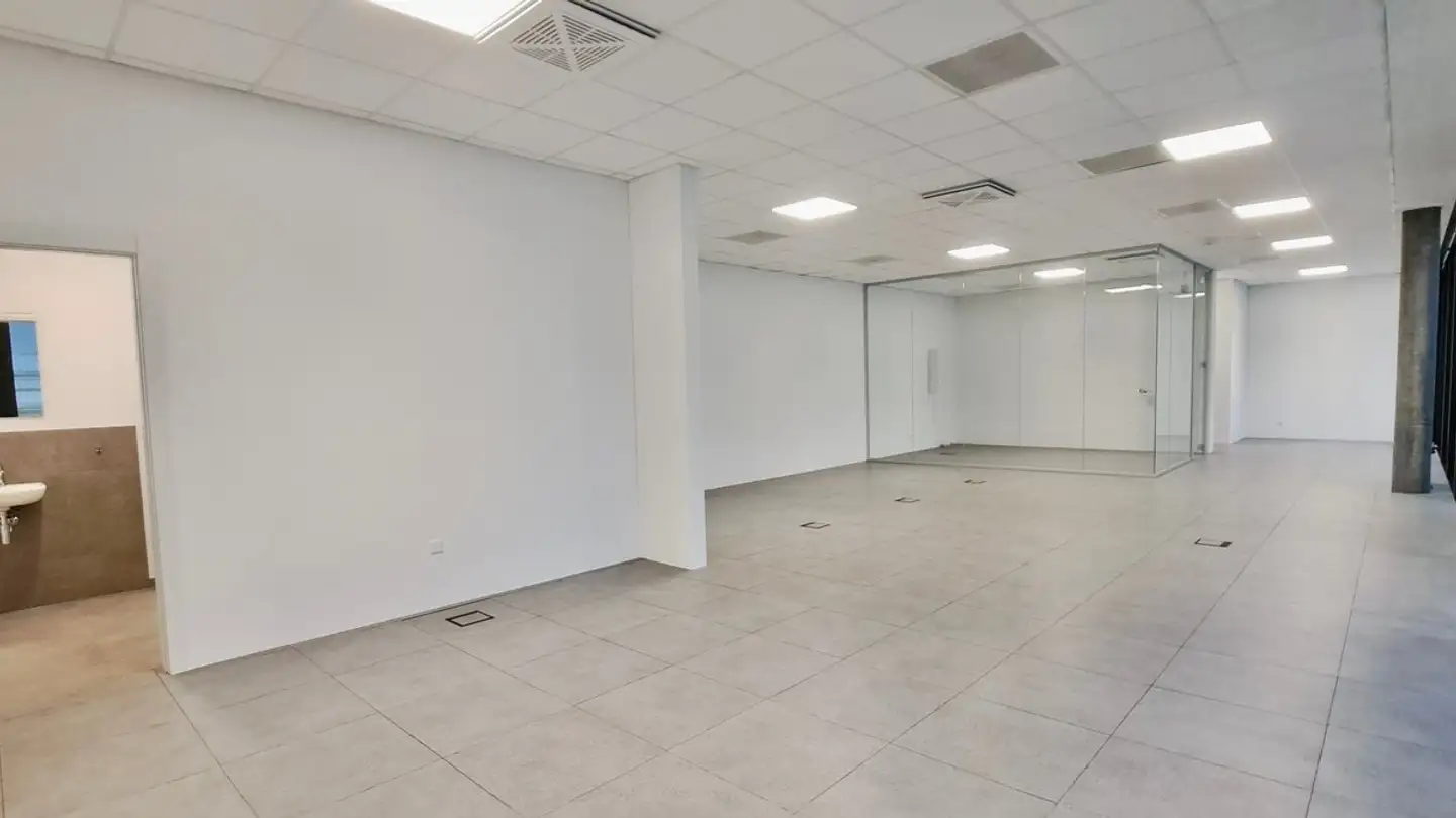 Office space for rent - 6807 Taverne - Photo 4