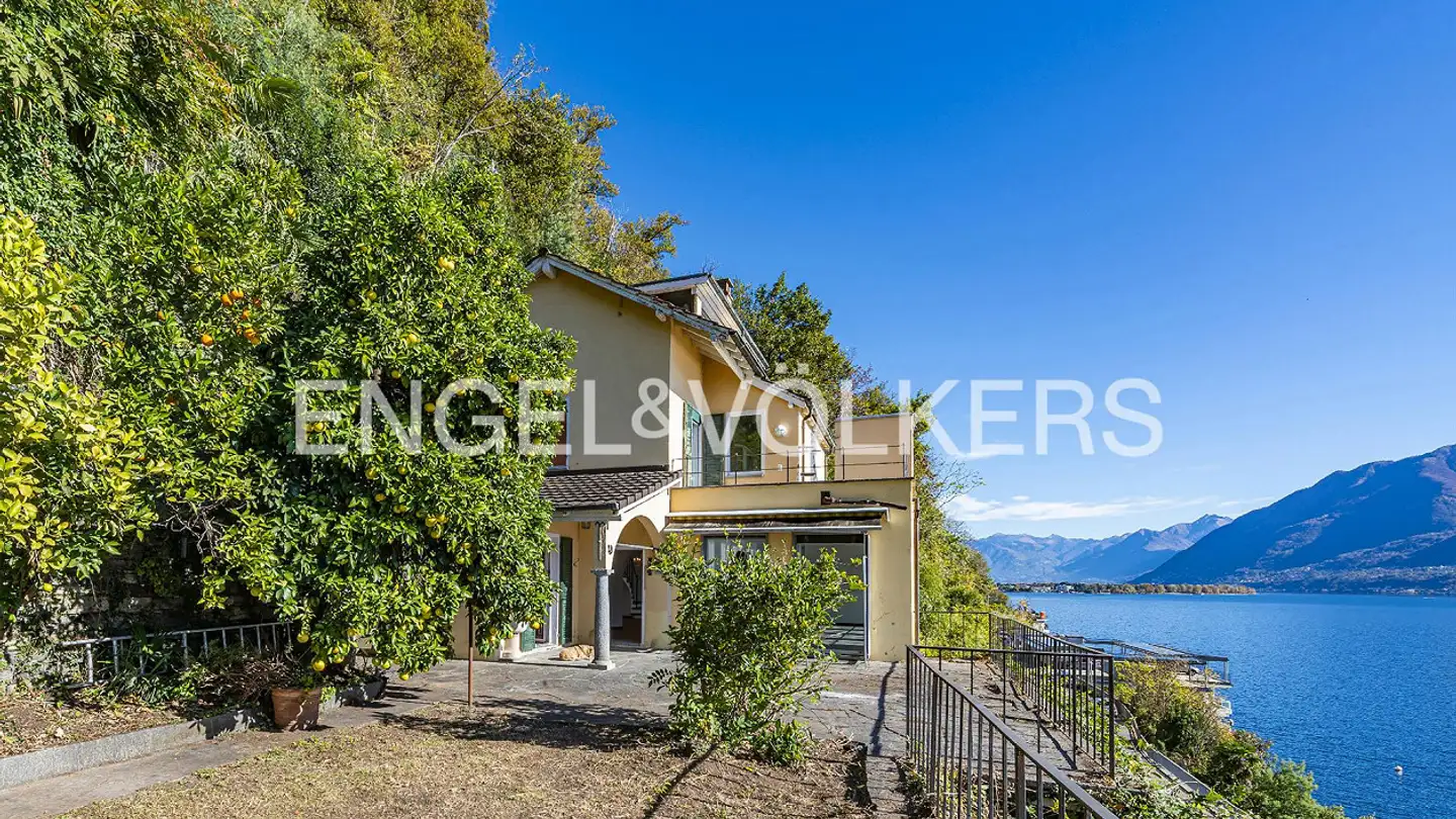 Immeuble résidentiel à vendre - 6613 Porto Ronco