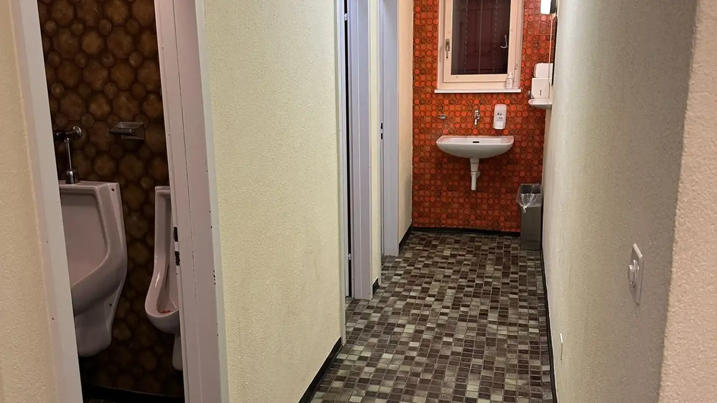 Gewerbe mieten - Im Grossriet 1, 8606 Greifensee - Foto 4