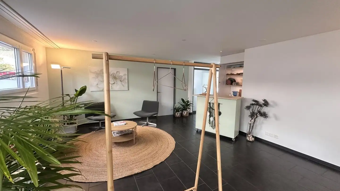 Commerciale in affitto - Landstrasse 81a, 5430 Wettingen