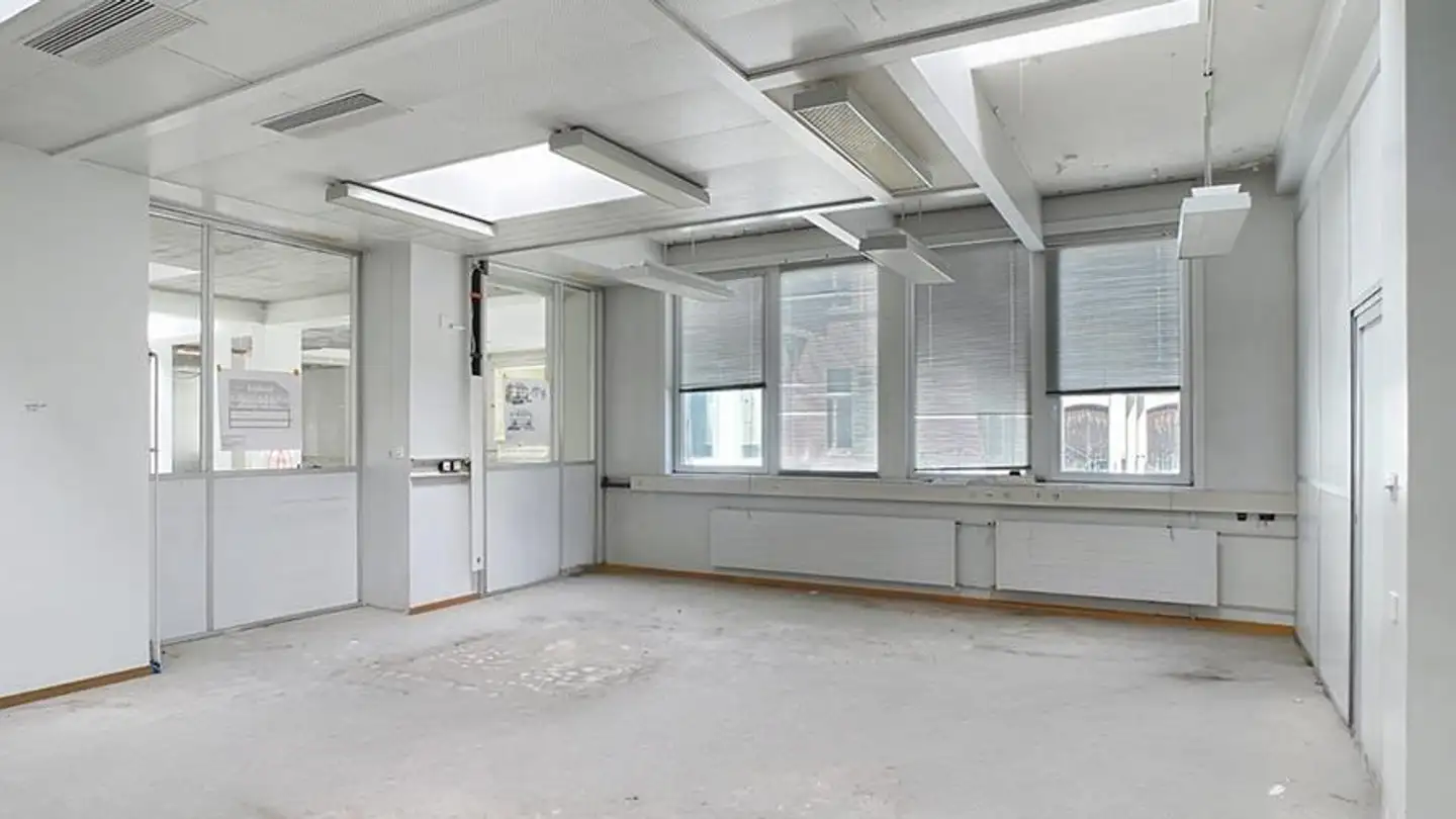Commercial à louer - Rue Des Envers 58, 2400 Le Locle