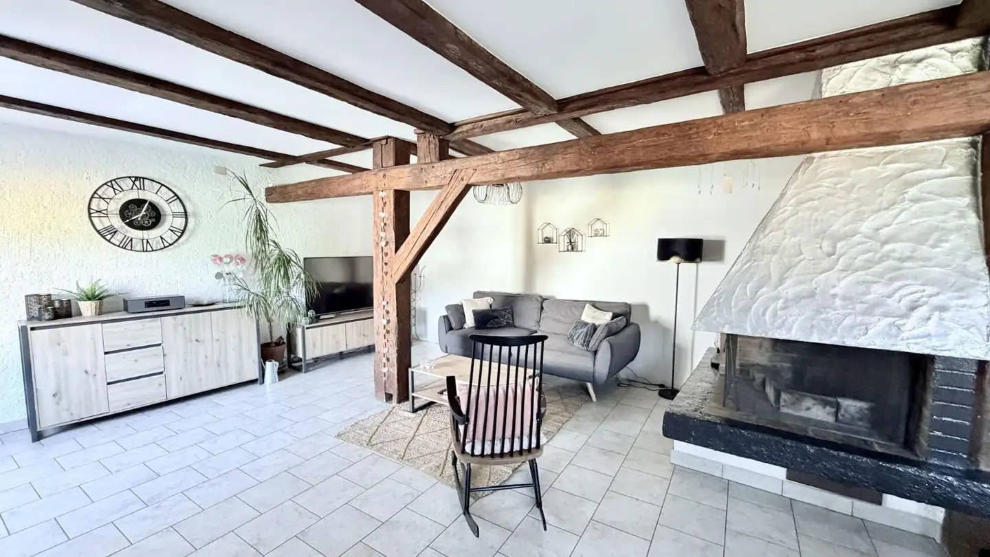 Attic flat for rent - Grand-Rue, 2046 Fontaines NE