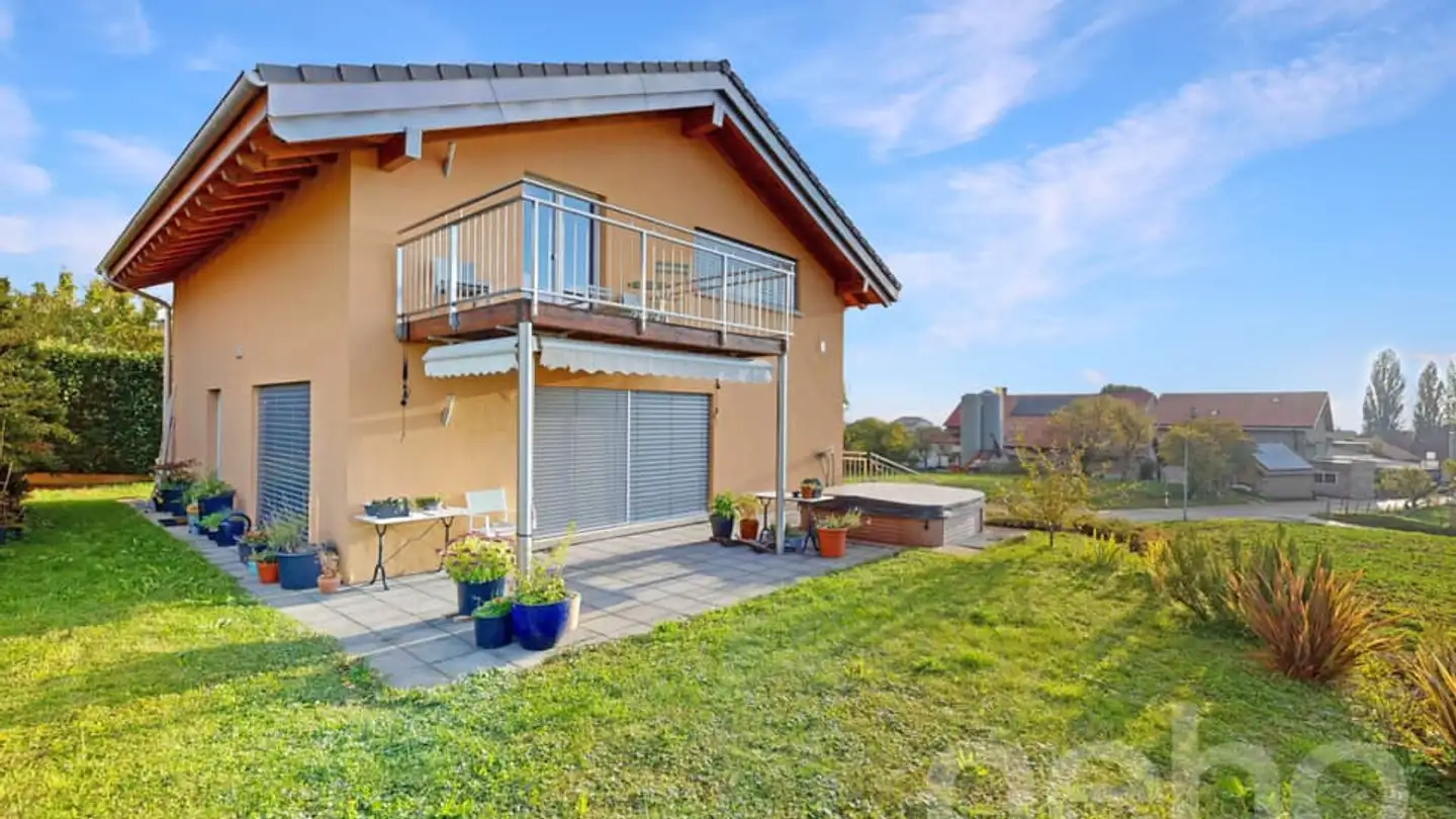 Single house for sale - 2027 Fresens - Photo 2