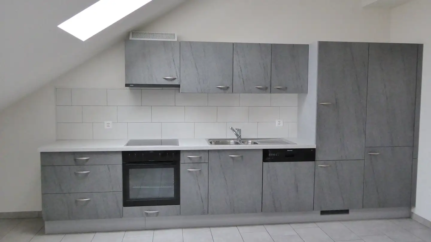 Attique à louer - Rue Du 23-Juin 9, 2830 Courrendlin - Photo 2