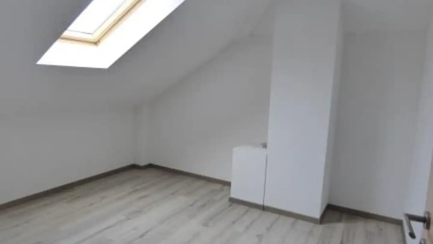 Attique à louer - Rue Du 23-Juin 9, 2830 Courrendlin - Photo 4
