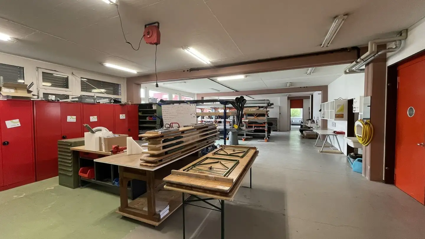 Commercial à louer - Hertistrasse 8, 8304 Wallisellen