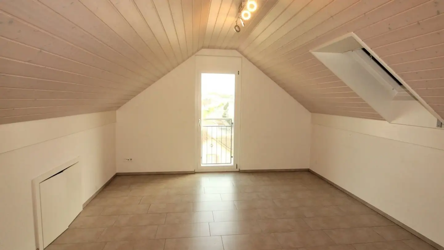 Attic flat for rent - Seidenstrasse 5, 8853 Lachen SZ - Photo 3