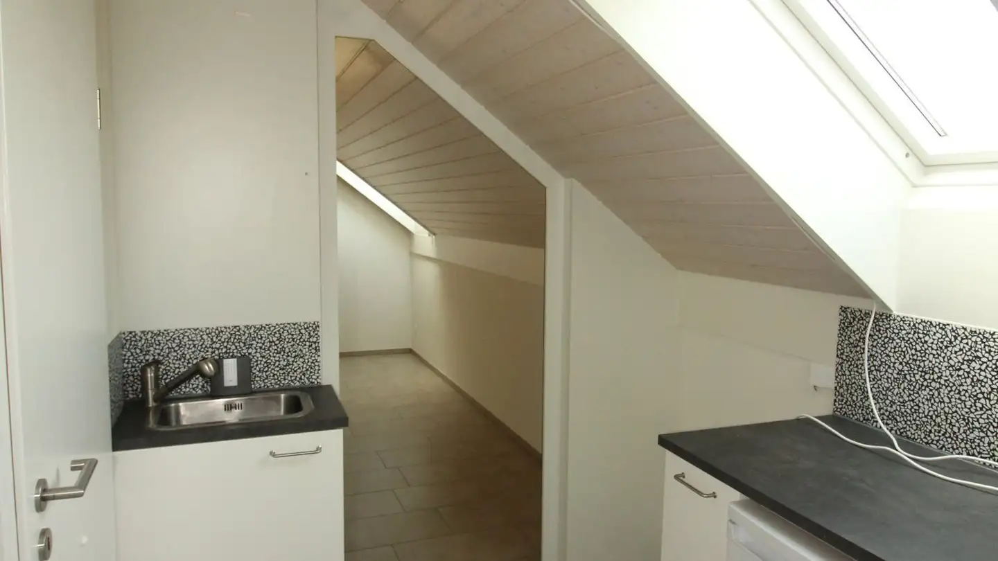 Attic flat for rent - Seidenstrasse 5, 8853 Lachen SZ - Photo 4