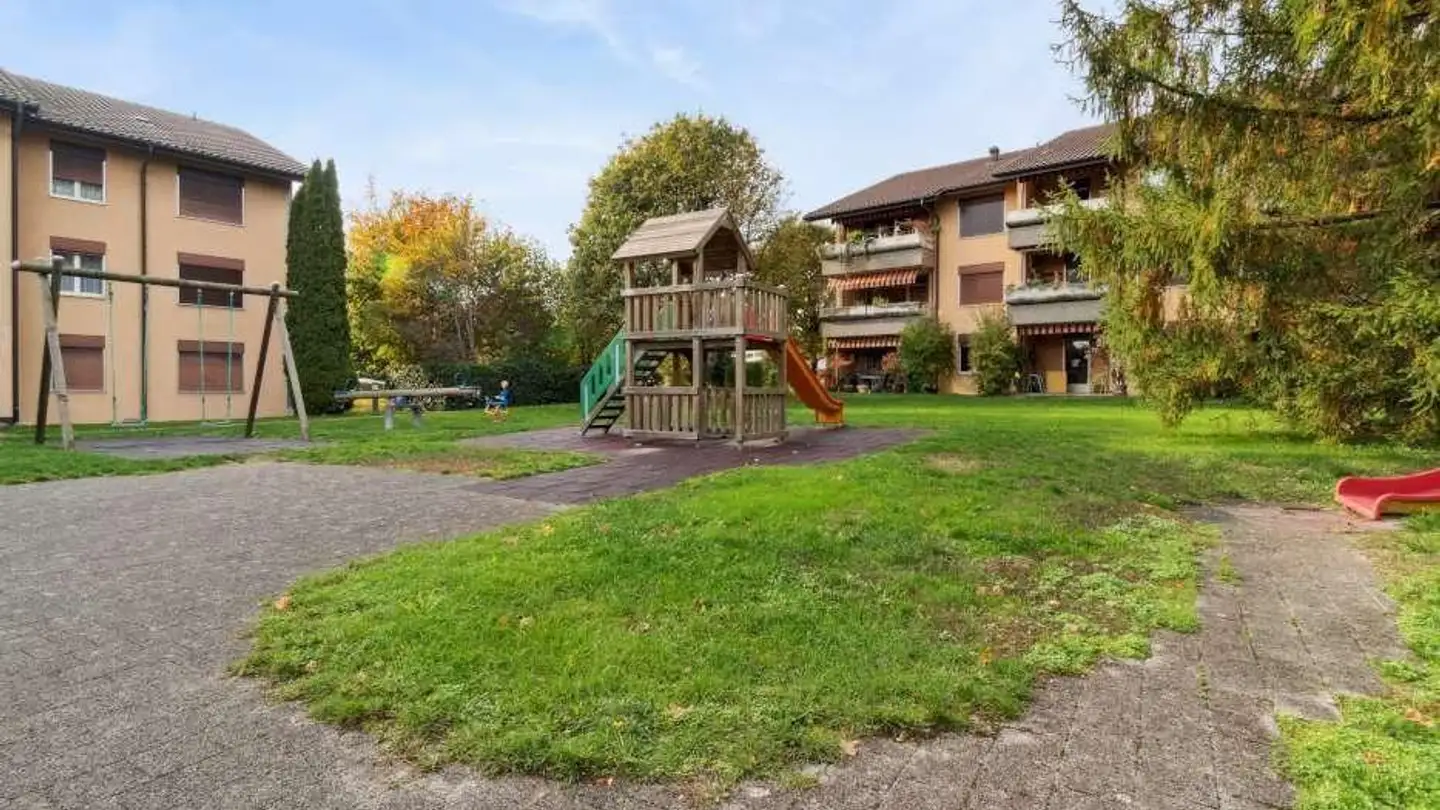 Tiefgaragenstellplatz mieten - 8965 Berikon