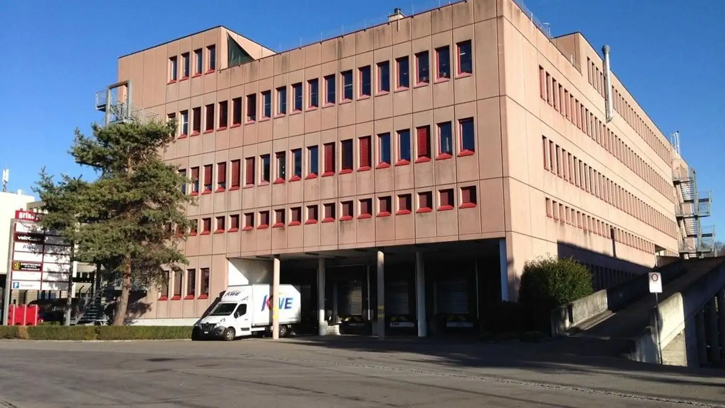 Tiefgaragenstellplatz mieten - Grindelstrasse 9, 8303 Bassersdorf