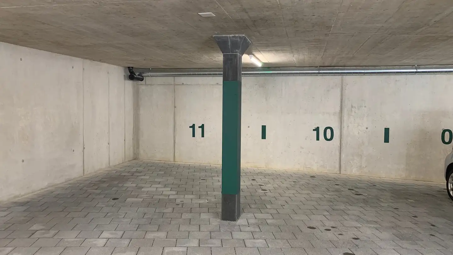 Place de parking souterraine à louer - Ahornweg 10, 6145 Fischbach LU