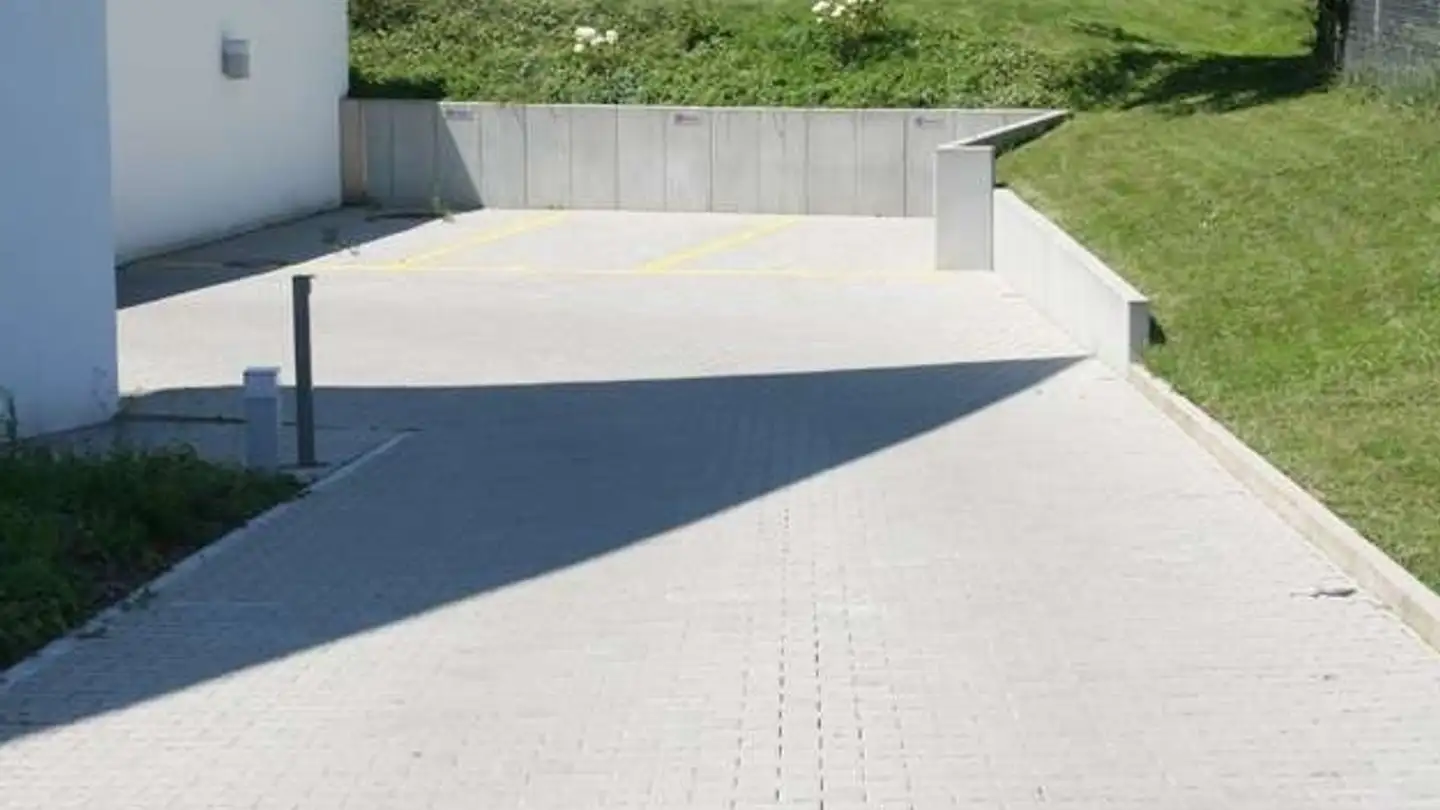 Outdoor parking space for rent - 8864 Reichenburg - Photo 4