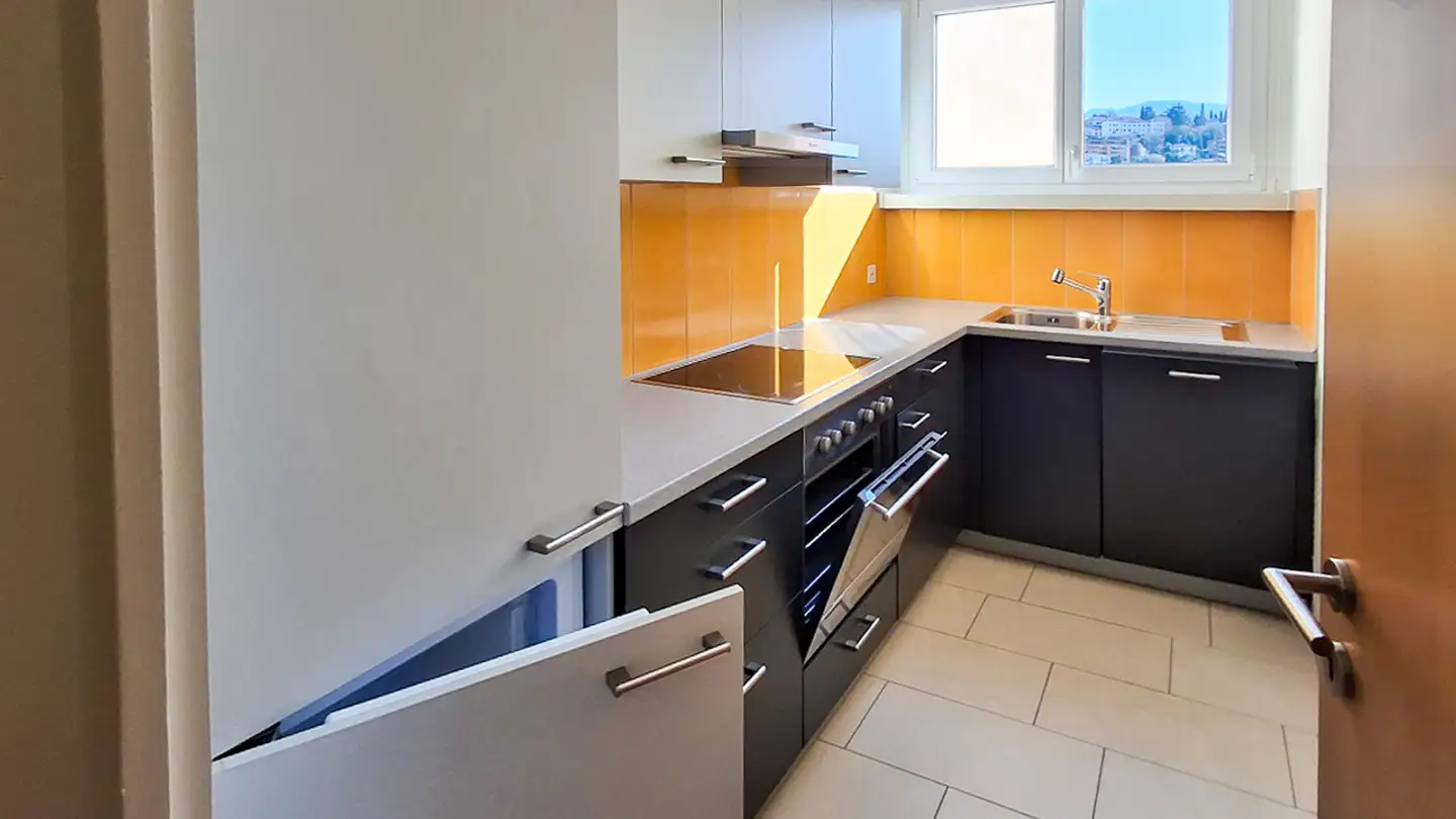 Apartment for rent - Via Pietro E Luisita Chiesa 3, 6830 Chiasso - Photo 2