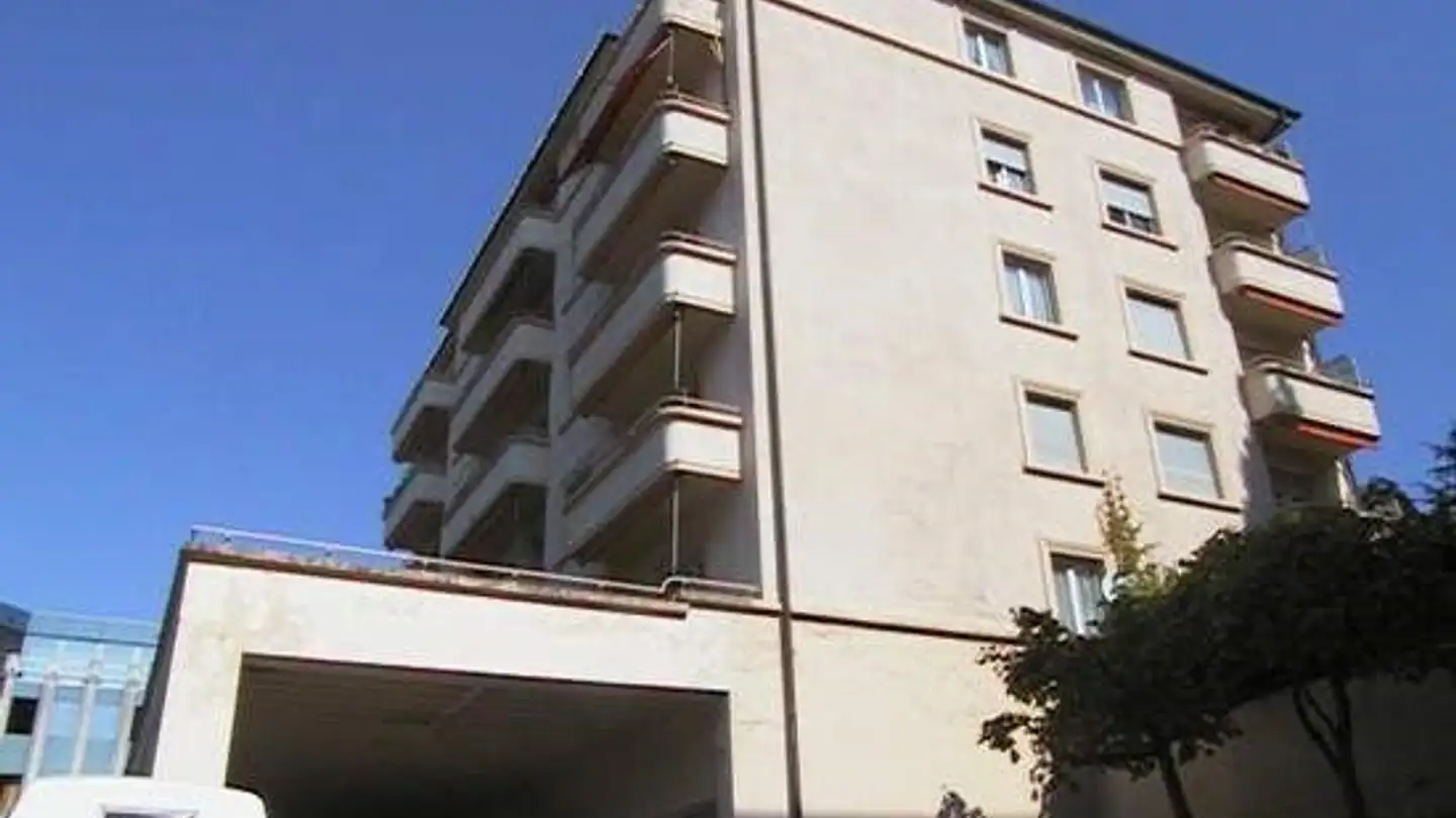 Place de parking extérieure à louer - Avenue Du Tribunal-Fédéral 40, 1005 Lausanne