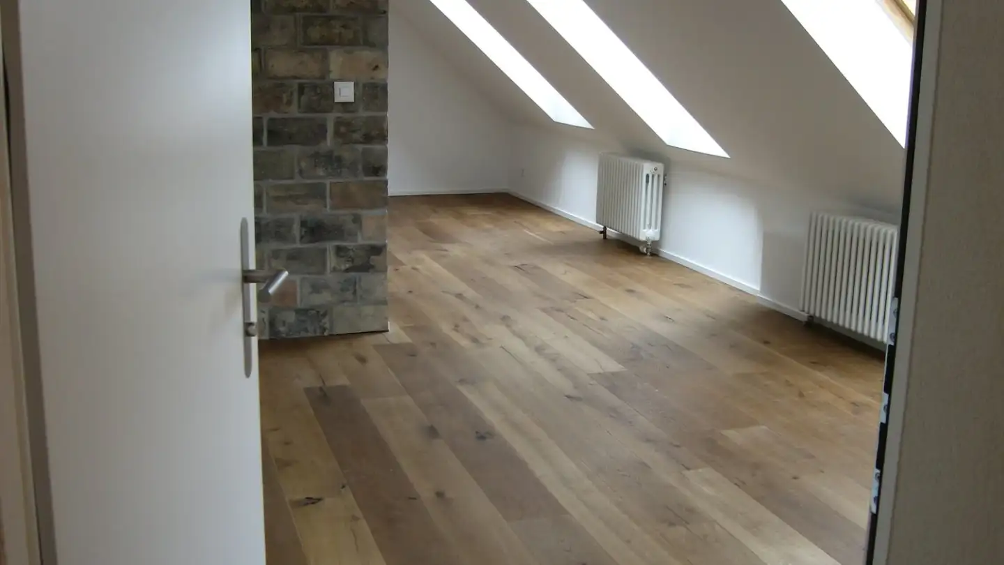 Attic flat for rent - Rue Du Léman 10, 1800 Vevey - Photo 2