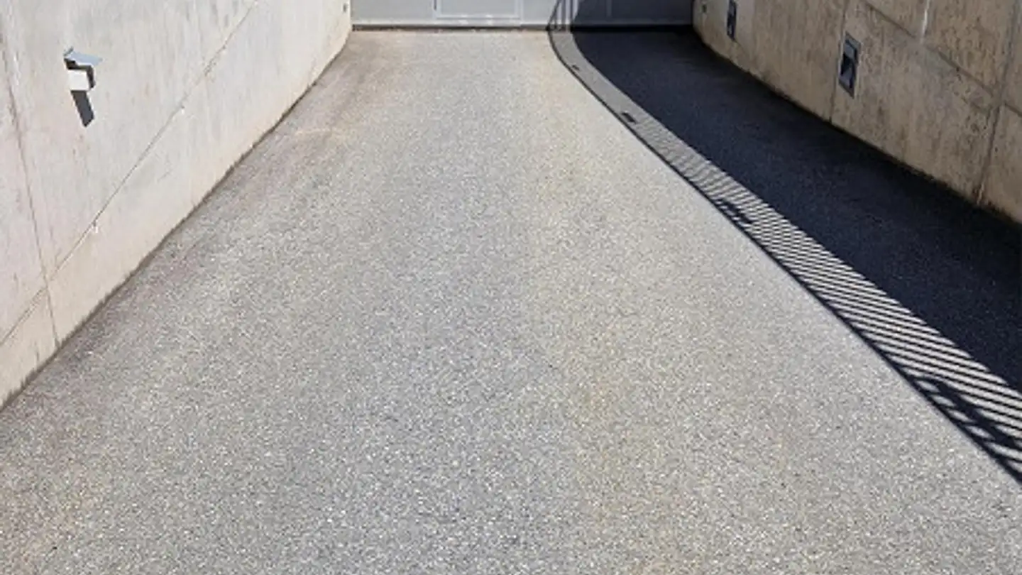 Parcheggio sotterraneo in affitto - Via Ardisla 9, 7013 Domat/Ems - Foto 2