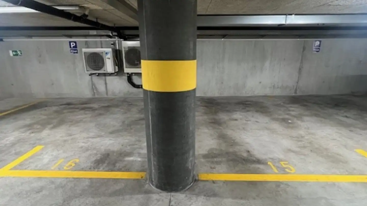 Outdoor parking space for rent - Centralstrasse, 2540 Grenchen - Photo 2