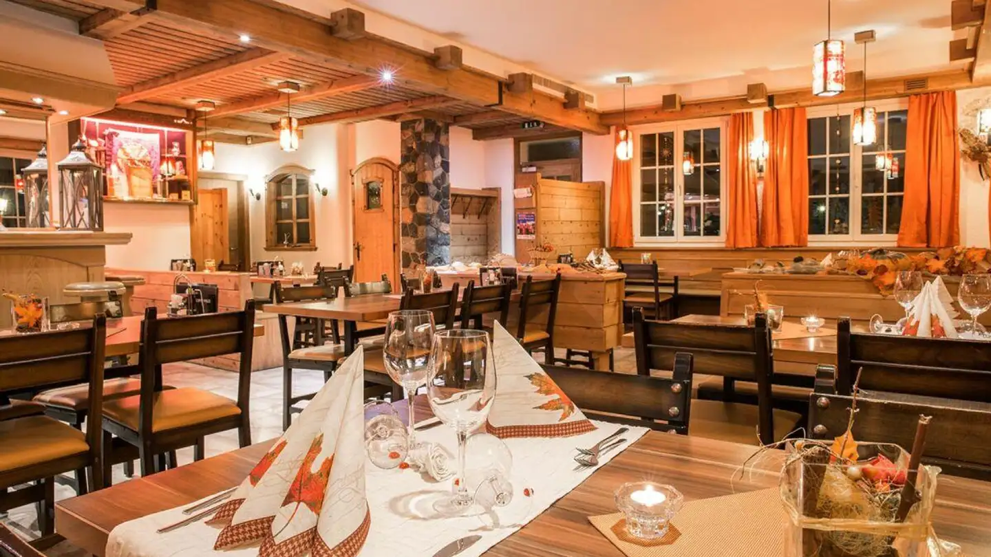 Restaurant for sale - Lomattenstrasse 7, 3906 Saas-Fee - Photo 2