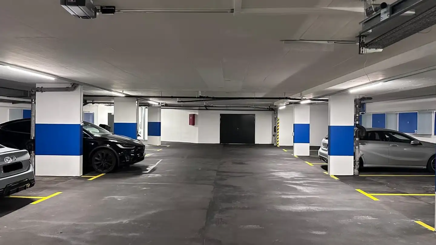 Tiefgaragenstellplatz mieten - Poststrasse 1, 8134 Adliswil - Foto 2