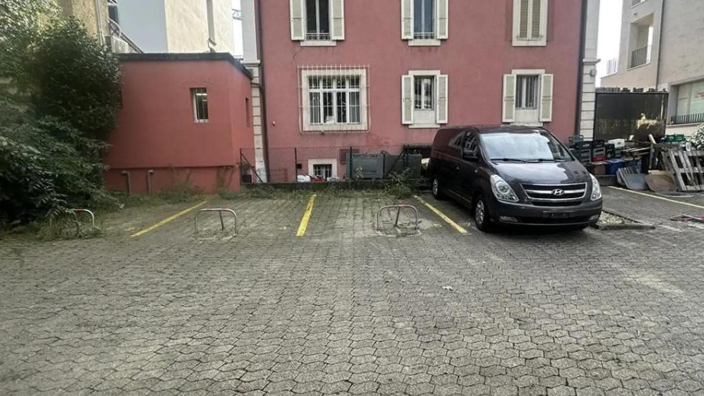 Outdoor parking space for rent - Rue De Lausanne, 1020 Renens VD