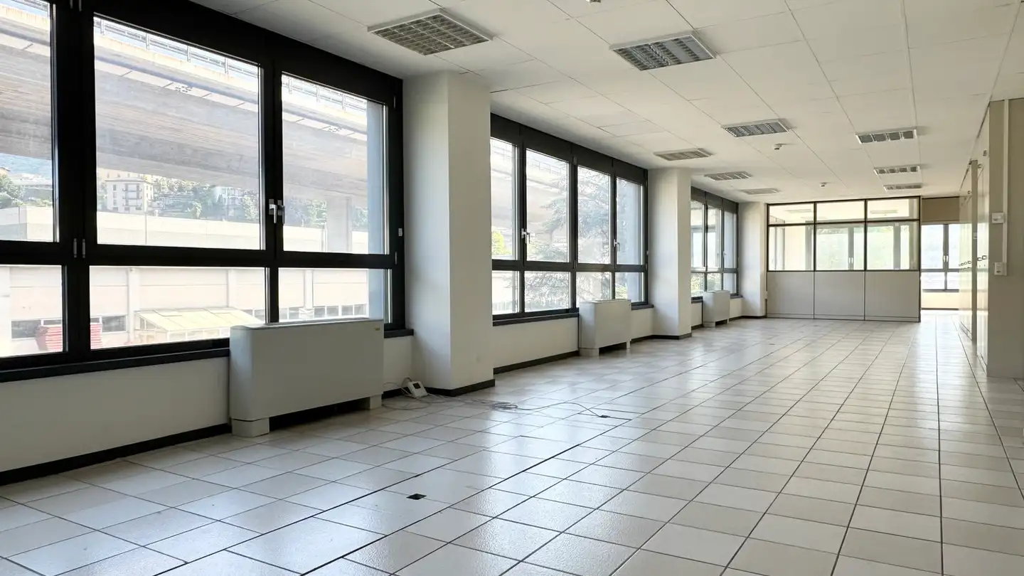 Spazio ufficio in affitto - Via Giuseppe Motta 5, 6828 Balerna