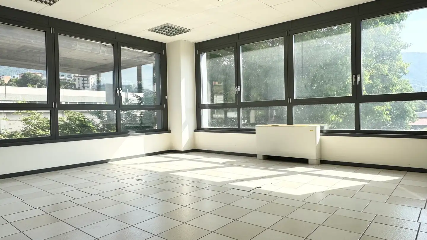 Spazio ufficio in affitto - Via Giuseppe Motta 5, 6828 Balerna - Foto 2