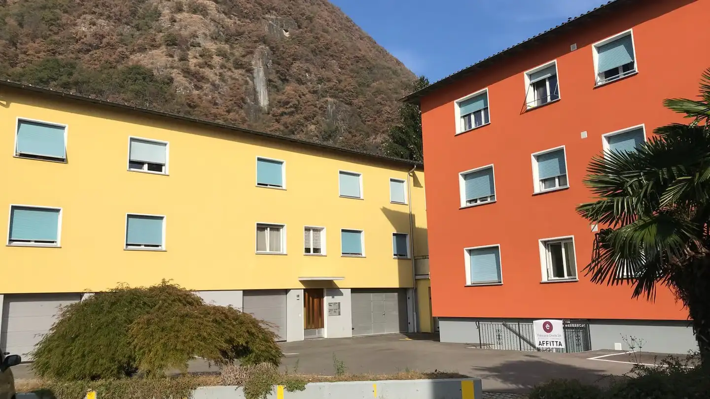 Appartamento in affitto - Via Della Chiesa 6, 6532 Castione
