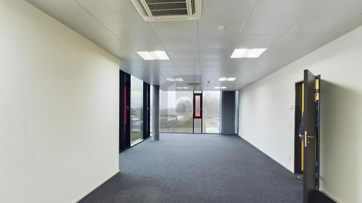 Office space for rent - 7013 Domat/Ems - Photo 2