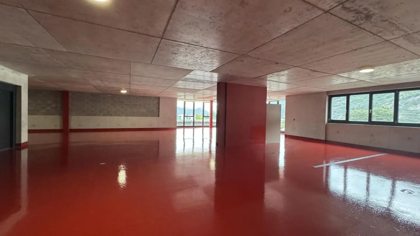 Outdoor parking space for rent - Zone Industrielle Les Combes 6, 1955 St-Pierre-de-Clages