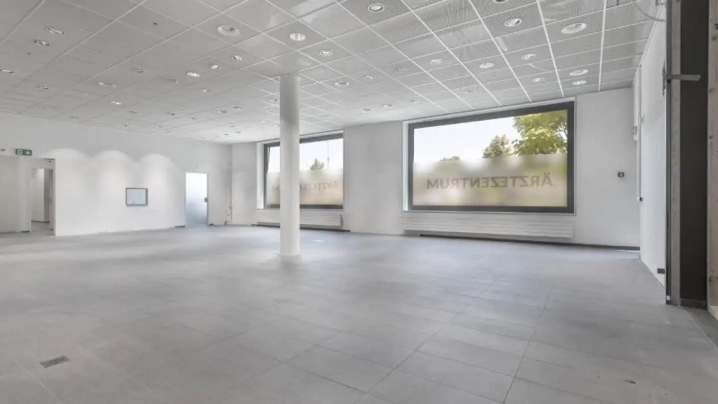 Commerciale in affitto - Neue Aarburgerstrasse 20, 4852 Rothrist