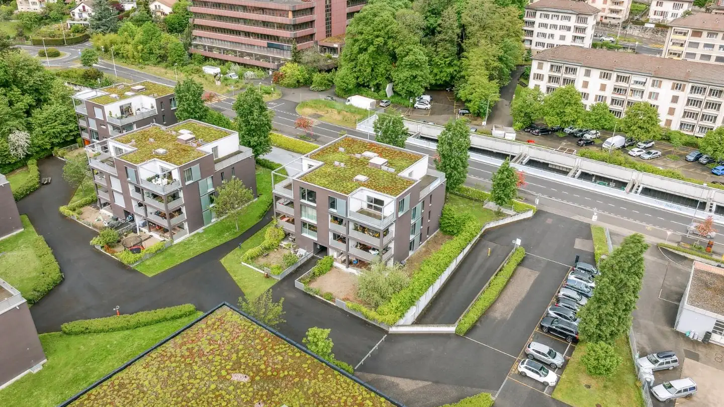 Place de parking extérieure à louer - Route des Falaises 70, 2000 Neuchâtel
