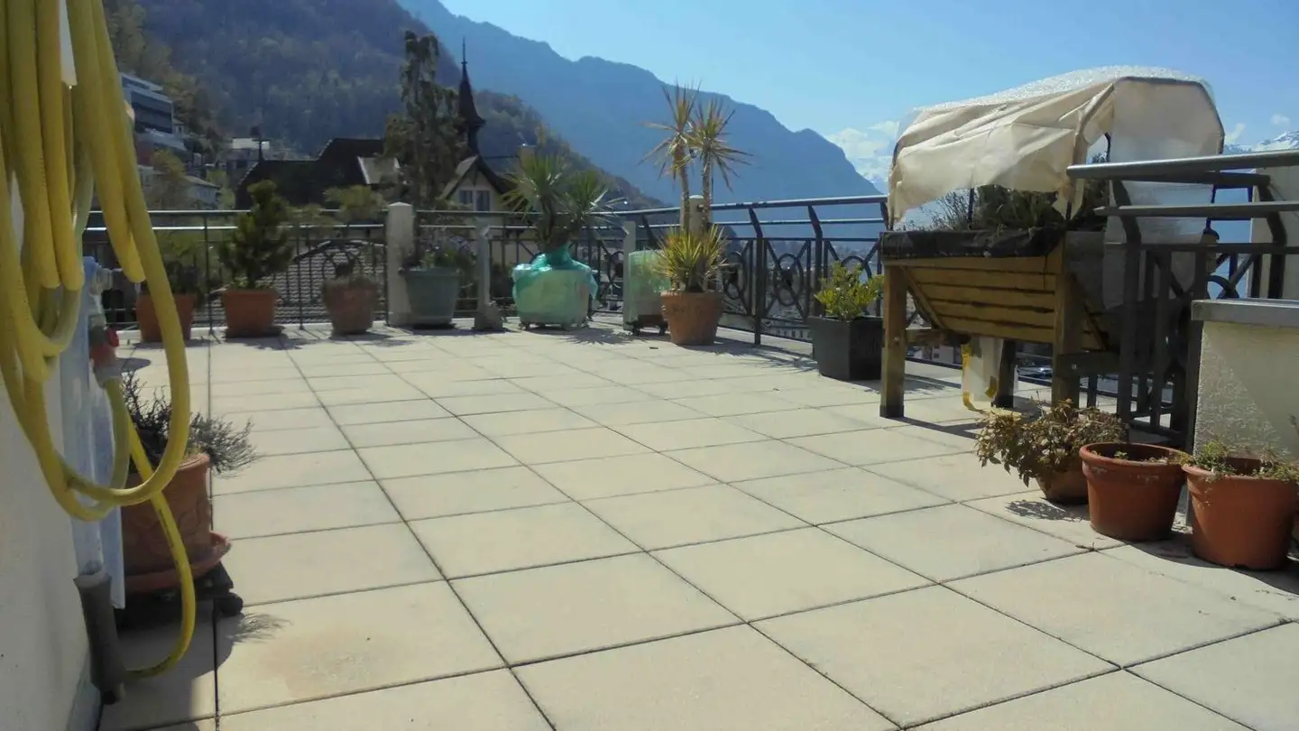 Attic flat for rent - Avenue De Collonge, 1820 Territet - Photo 3