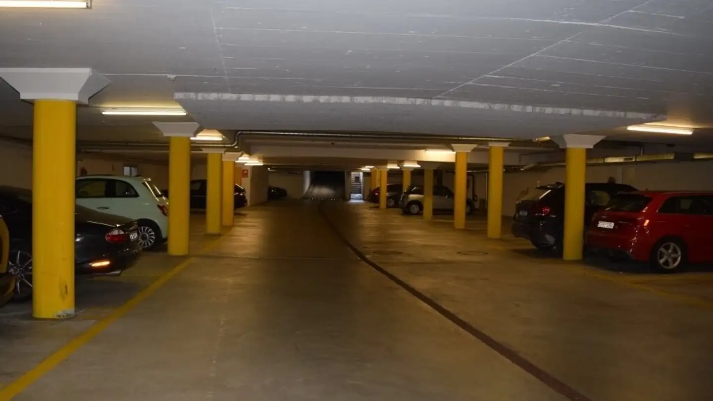 Underground parking space for rent - Unterdorfstrasse 1, 8117 Fällanden