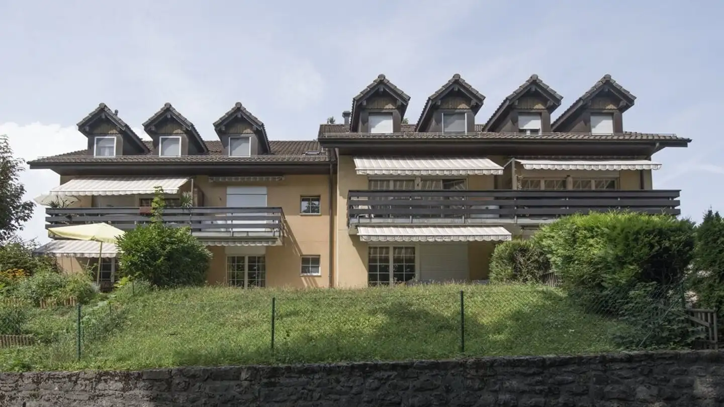 Place de parking extérieure à louer - Route Du Village, 1112 Echichens