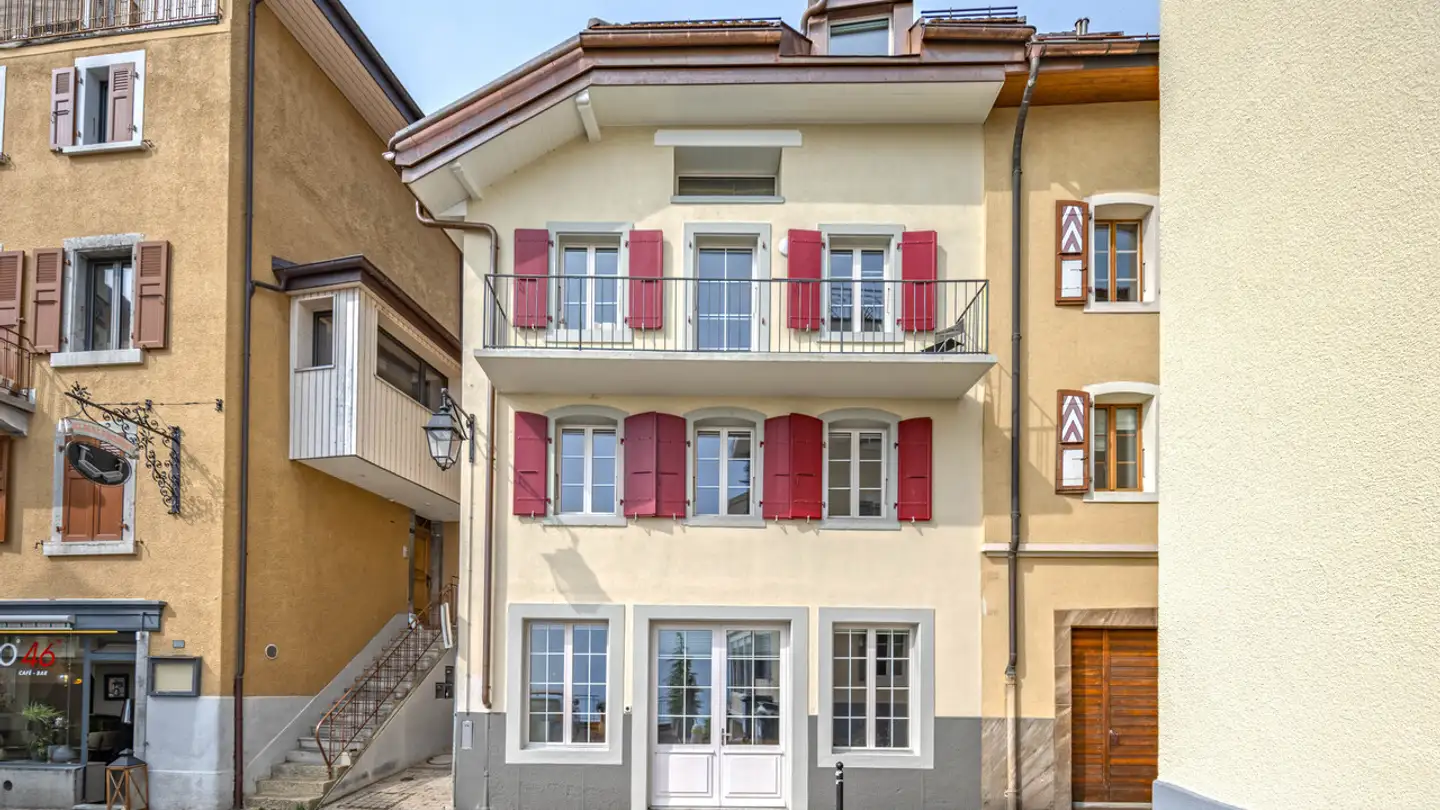 Residential building for sale - 1820 Montreux